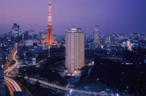 東京王子酒店在哪裏：探索東京繁華地段的絕美酒店之旅